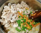 Foto langkah ke 3 dari resep Chicken Pie: Creamy & Cheesy.