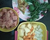 Foto langkah ke 1 dari resep Sop ayam sayur.