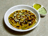 ચોખાનાં લોટની થાલીપીઠ (Rice Flour Thalipeeth Recipe In Gujarati)