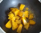 A picture of step 3 of Pumpkin erissery.
