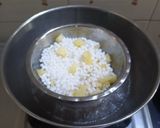 A picture of step 2 of Sabudana khichdi (street style).