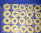 Foto langkah ke 4 dari resep Donat Empuk Sederhana.