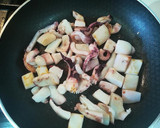 Foto del paso 3 de la receta: Sepia al ajillo con patatas