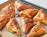 Foto langkah ke 3 dari resep Chilli Tuna Puff Kilat Super Yummy 😙.