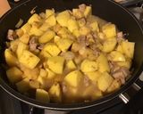 Une image de l'étape 14 de Sauté de porc aux pommes de terre et coing.