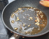 Foto del paso 2 de la receta: Conejo con cebolla caramelizada al Pedro Ximénez