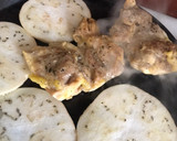 Foto del paso 3 de la receta: Pollo asado al microondas con ensalada de higos y rúcula