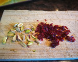 Foto del paso 1 de la receta: Requesón con naranja, pistachos y cranberries