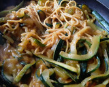 Foto del paso 6 de la receta: Espaguetis🍝 de calabacín🥒🌶 en salsa🍝de tomate🍅🤔