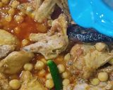 A picture of step 6 of Lahori Murgh Cholay (Chicken Chickpeas Curry).