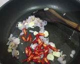 Foto langkah ke 3 dari resep Tumis Jamur Tiram Orak Arik Telur.