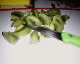A picture of step 1 of Kiwi Juice 🥝🥤.