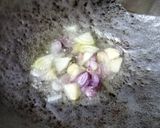 Foto langkah ke 1 dari resep Telur ceplok kuah kecap.