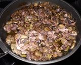 Foto del paso 2 de la receta: Refrito de habas en conserva con calamares