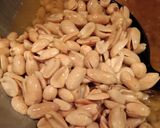 Foto langkah ke 5 dari resep Kacang Bawang Renyah Dan Gurih.