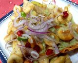A picture of step 5 of Samosa chat.