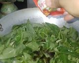 Foto langkah ke 3 dari resep Cah kangkung saus tiram kombinasi dengan telur puyuh.