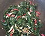 Foto langkah ke 4 dari resep Tumis Daun singkong Teri.