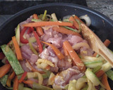 Foto del paso 5 de la receta: Solomillo de pavo con verduras y salsa de soja