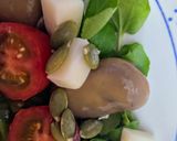 Foto del paso 3 de la receta: Ensalada antianémica 🥗 ensalada de berro, habas secas, cherries, feta de cabra y semillas de zapallo