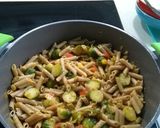 Foto del paso 4 de la receta: Macarrones integrales con coles de bruselas
