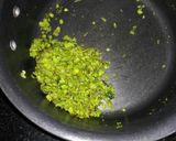 A picture of step 4 of Peas Paratha.