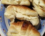 Foto del paso 1 de la receta: Medialunas con queso