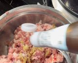 รูปขั้นตอนการทำที่ 2 ของ ต้มจืดหมูสับสาหร่าย สุดแซ่บ
