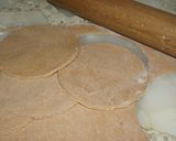 Foto del paso 4 de la receta: Masa para empanadas y tartas de harina intregral
