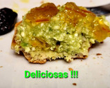 Foto del paso 7 de la receta: Tostas con aguacate, queso y mermelada de naranja