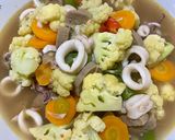 Foto langkah ke 4 dari resep Capcai Cumi Bakso.
