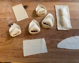 Foto del passaggio 4 della ricetta Chiacchiere semplici veloci e senza uova