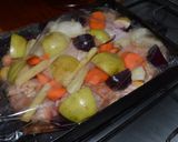 Foto del paso 4 de la receta: Pollo en su jugo con manzana y vegetales
