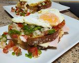 Foto del paso 2 de la receta: Sándwich mixto con topping de aguacate y pico de gallo