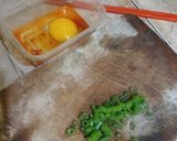 Foto langkah ke 1 dari resep Dadar Telur dengan Sambal Kecepai.