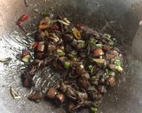 Foto langkah ke 3 dari resep Cumi asin hitam sambel matah.