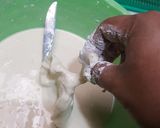 Foto langkah ke 4 dari resep Jamur goreng tepung.