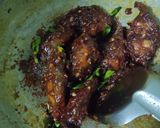 รูปขั้นตอนการทำที่ 5 ของ ผัดเผ็ดปลาดุกกรอบโคตรพริกแกง🌶️