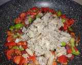 Foto del paso 4 de la receta: Masas de cangrejo en salsa con papas