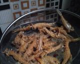 Foto langkah ke 2 dari resep Ikan bilis goreng cabe hijau.