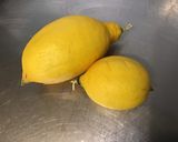 Une image de l'étape 1 de Marinade à la mangue, citron, miel et herbes.