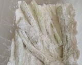 Foto del paso 2 de la receta: Palitos crocantes de apio