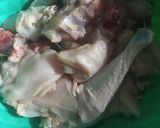 Foto langkah ke 1 dari resep Opor Kuning Ayam Kampung.