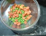 A picture of step 2 of Matar Gajar Subji.