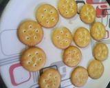 A picture of step 1 of Monaco biscuit pizza.