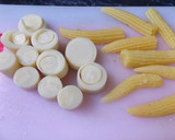 Foto del paso 1 de la receta: Tomate kumato con aceite de oliva virgen extra y sal Maldon