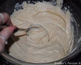 A picture of step 6 of Butter-raisins donuts muffins.