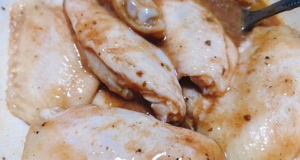 2 ปีกไก่บาร์บีคิว จิ้มแจ่ว
