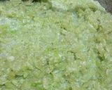 A picture of step 2 of Lauki halwa.