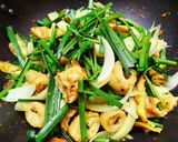 Hình bước làm 3 của món Bún LÒNG xào nghệ